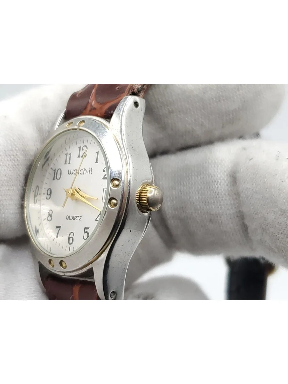 Watch-it Quartz Women Watch New Batter Silver Tone White Date Dial 23mm